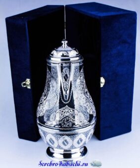 большой серебряный кувшин