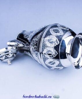 большой серебряный кувшин