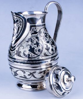 серебряный кувшинчик