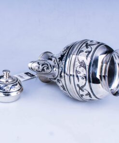 серебряный кувшинчик