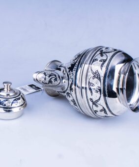 серебряный кувшинчик