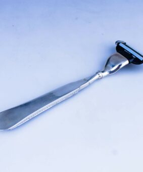 серебряный станок под лезвия Gillette Mach3