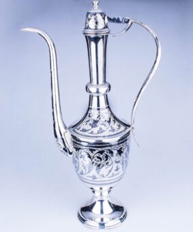серебряный кувшин для вина