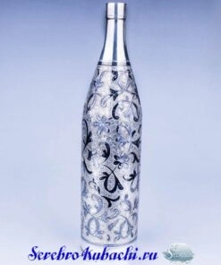 серебряная бутылка