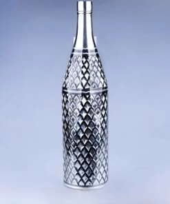 серебряная бутыль