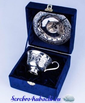 красивая серебряная чайная пара