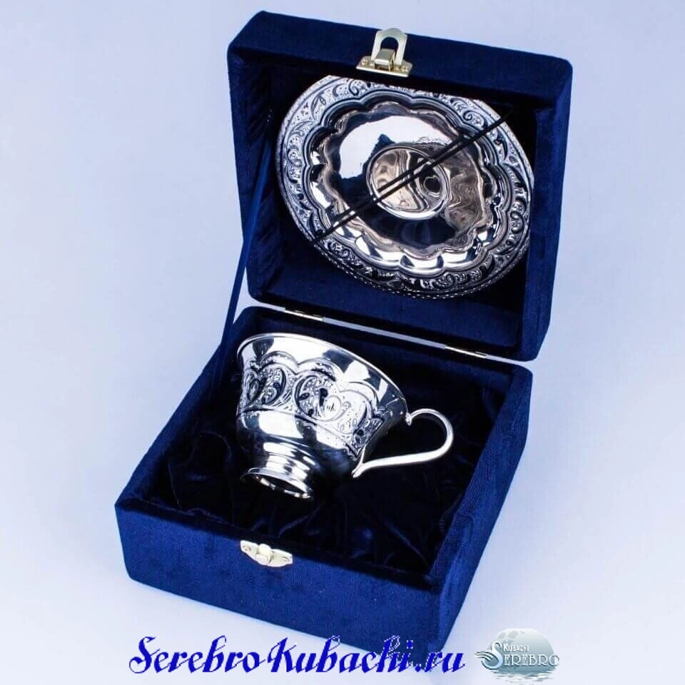 красивая серебряная чайная пара