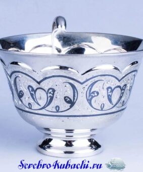 серебряная чайная кружка