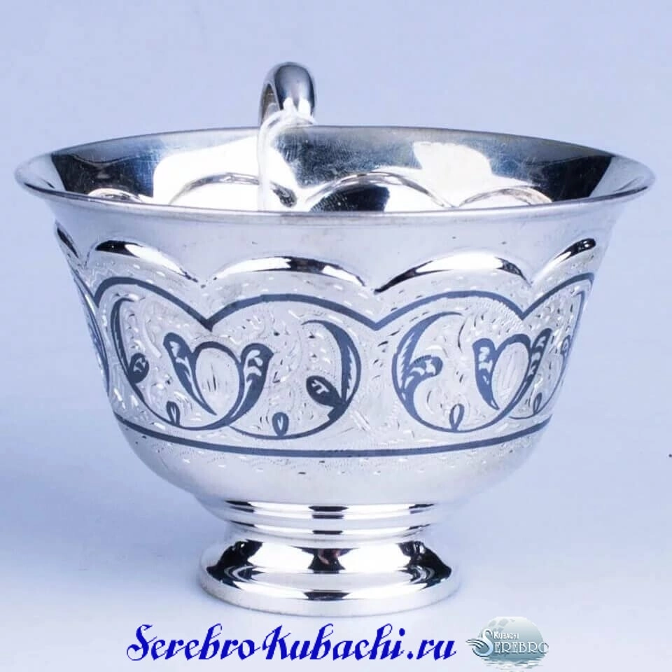 серебряная чайная кружка