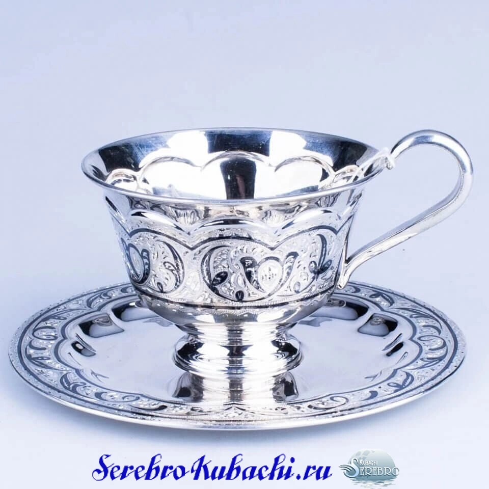 красивая серебряная чайная пара