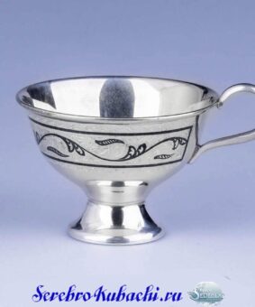 серебряная чайная кружка