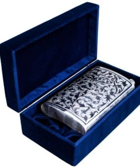 Серебряная фляга для воды