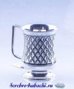 серебряная кружка