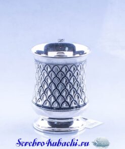 серебряная кружка