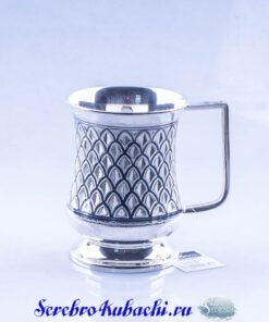 серебряная кружка