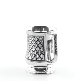 серебряная кружка чешуя