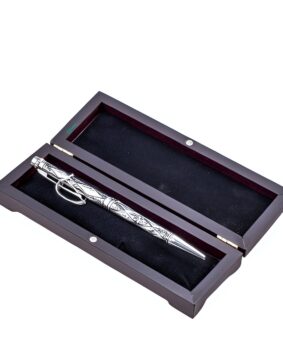 Серебряная ручка с гравировкой