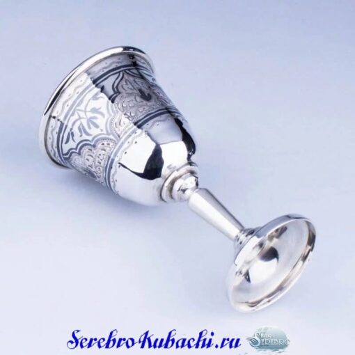 рюмка серебряная на ножке
