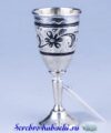 серебряная рюмка на ножке