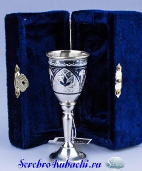 серебряная рюмка для коньяка