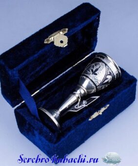 серебряная рюмка для коньяка