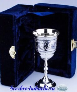 большая серебряная рюмка