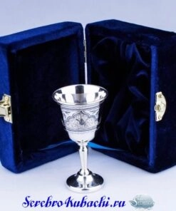 рюмка серебряная на ножке