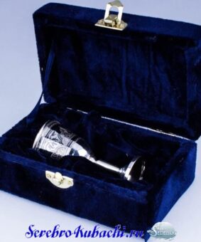 Серебряная рюмка 7 рюмка серебряная на ножке