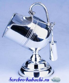 необычная серебряная сахарница