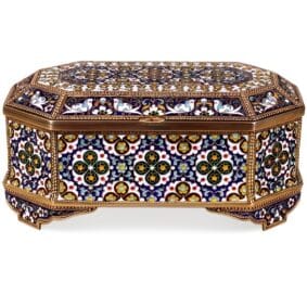 серебряная шкатулка с эмалью