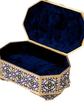 серебряная шкатулка с эмалью