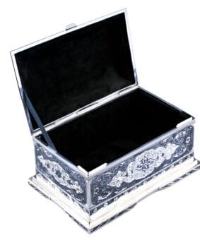 серебряная шкатулка2