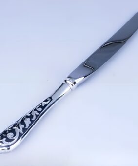 столовый нож