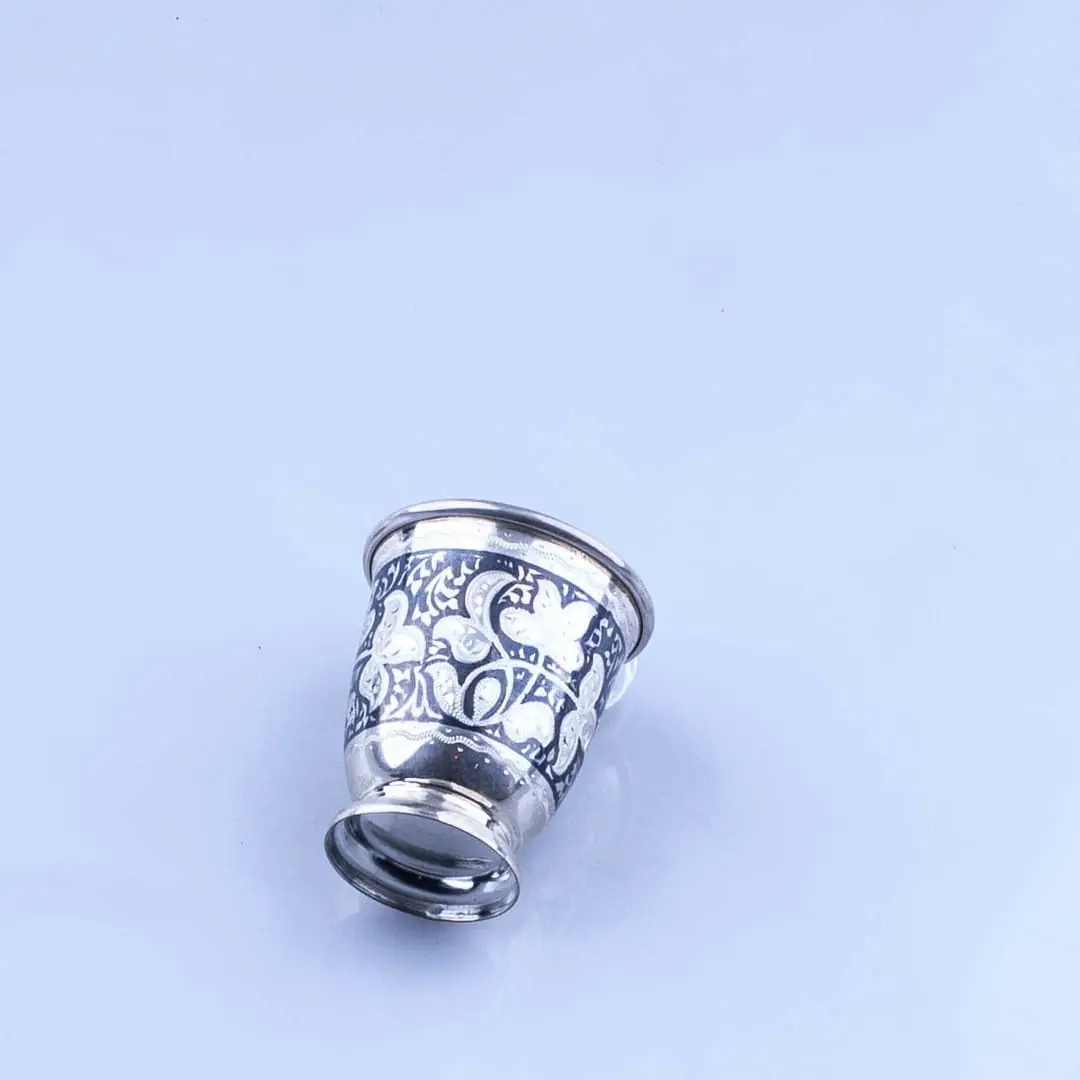 серебряная стопка