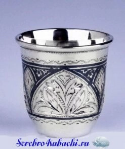 серебряная стопочка