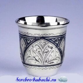 серебряная стопочка