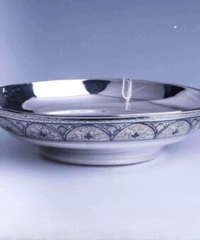 тарелка из серебра