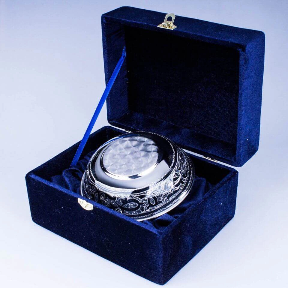 серебряная тарелка с футляром