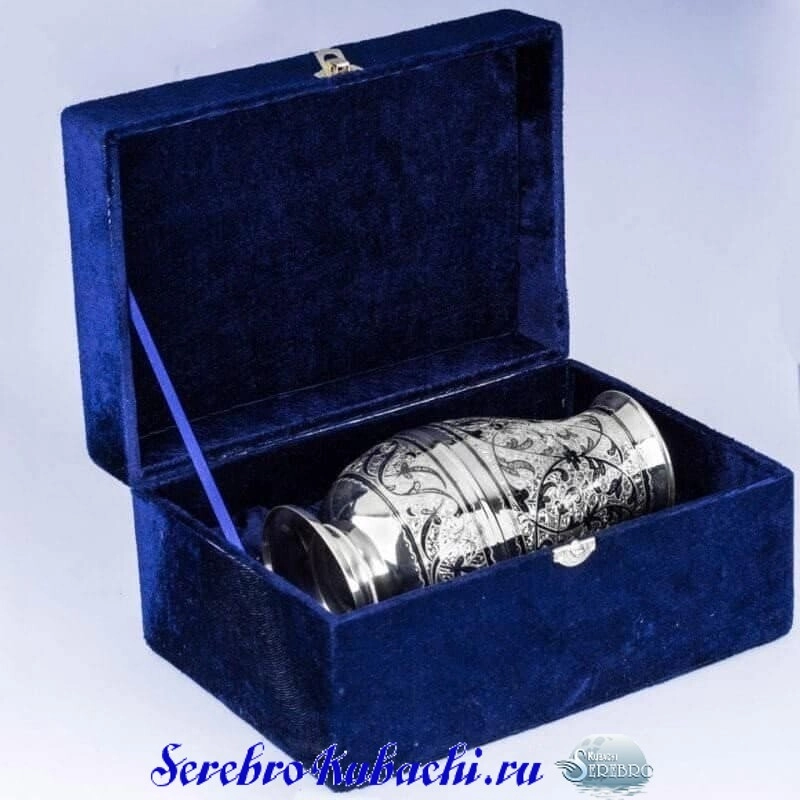 серебряная ваза для цветов