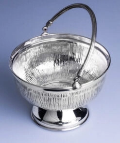 маленькая серебряная ваза