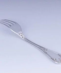 серебряная вилка