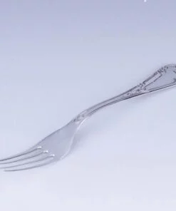 серебряная вилка