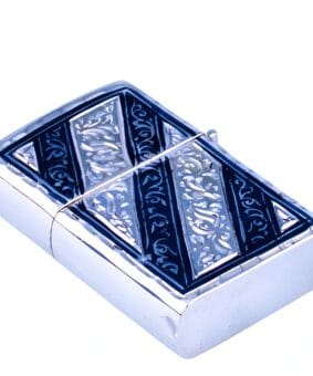 Серебряная зажигалка Zippo