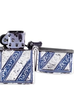 Серебряная зажигалка Zippo