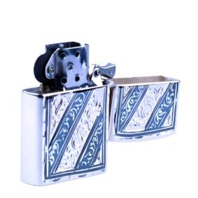 Серебряная зажигалка Zippo