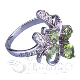 Серебряное кольцо с хризолитом