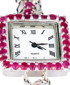 часы серебряные с рубинами