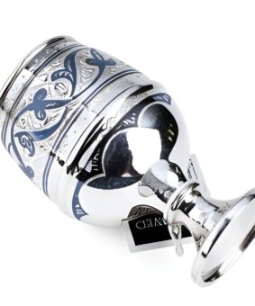 серебряный бокал