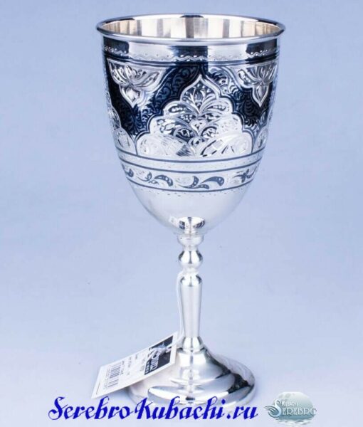 серебряный бокал для вина