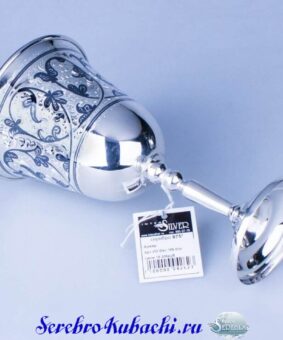 серебряный бокал для вина